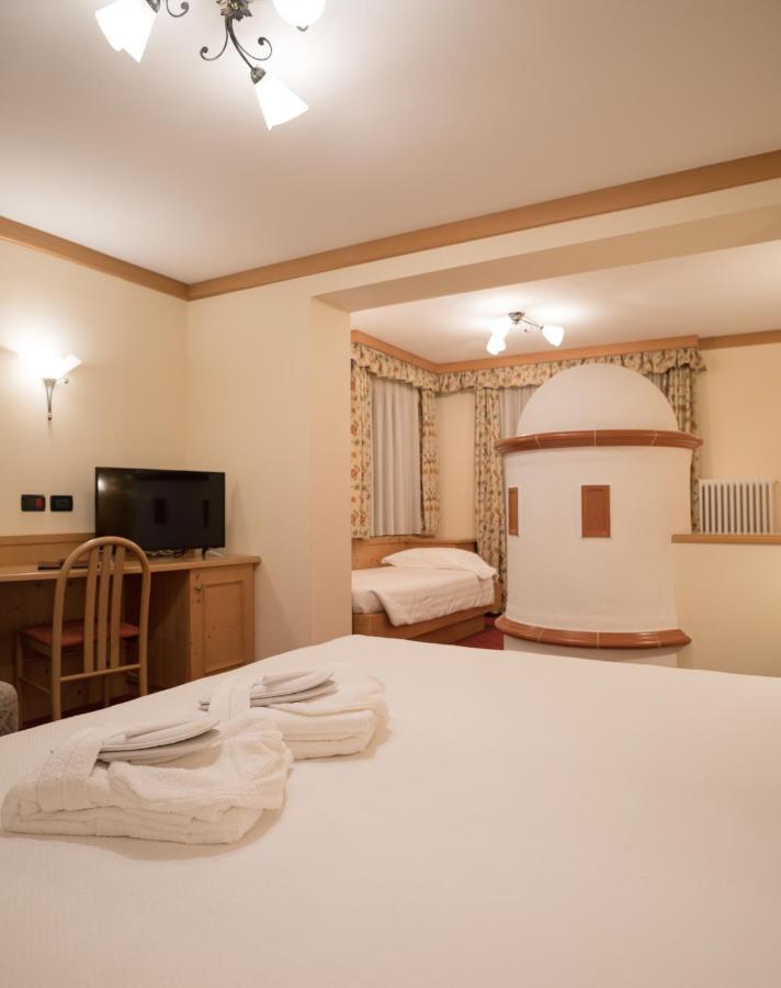 Hotel Crepei Pozza di Fassa Exterior photo